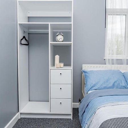 Shirley House 2, Self Catering Guest House, Self Check In, Smart Locks, 10 Min Walk To Southampton General, Aspire And Princess Anne Hospitals, Access To Fully Equipped Kitchen, Excellent Transport Links, Ideal For Longer Stays And Hospital Shifts Bagian luar foto