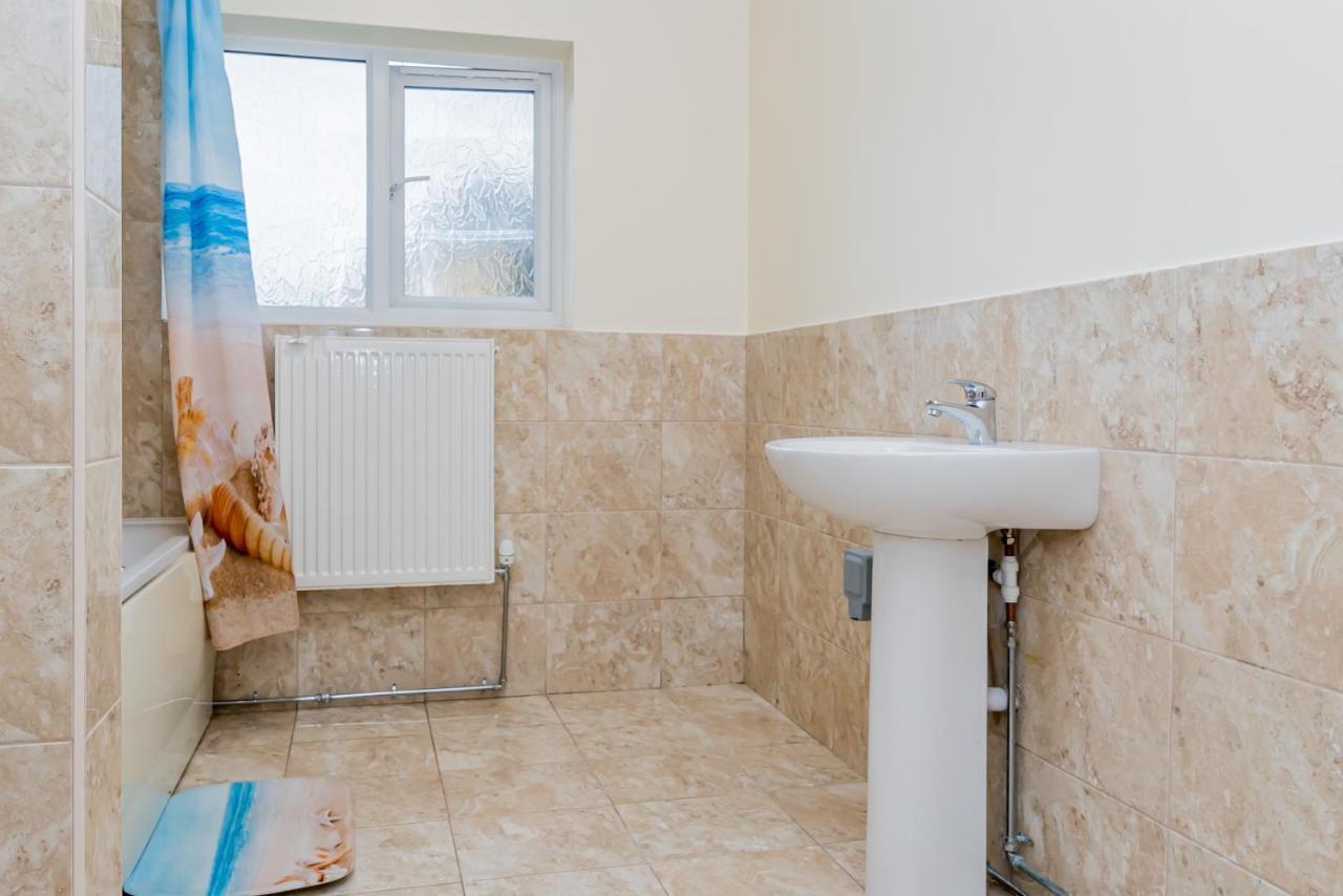 Shirley House 2, Self Catering Guest House, Self Check In, Smart Locks, 10 Min Walk To Southampton General, Aspire And Princess Anne Hospitals, Access To Fully Equipped Kitchen, Excellent Transport Links, Ideal For Longer Stays And Hospital Shifts Bagian luar foto