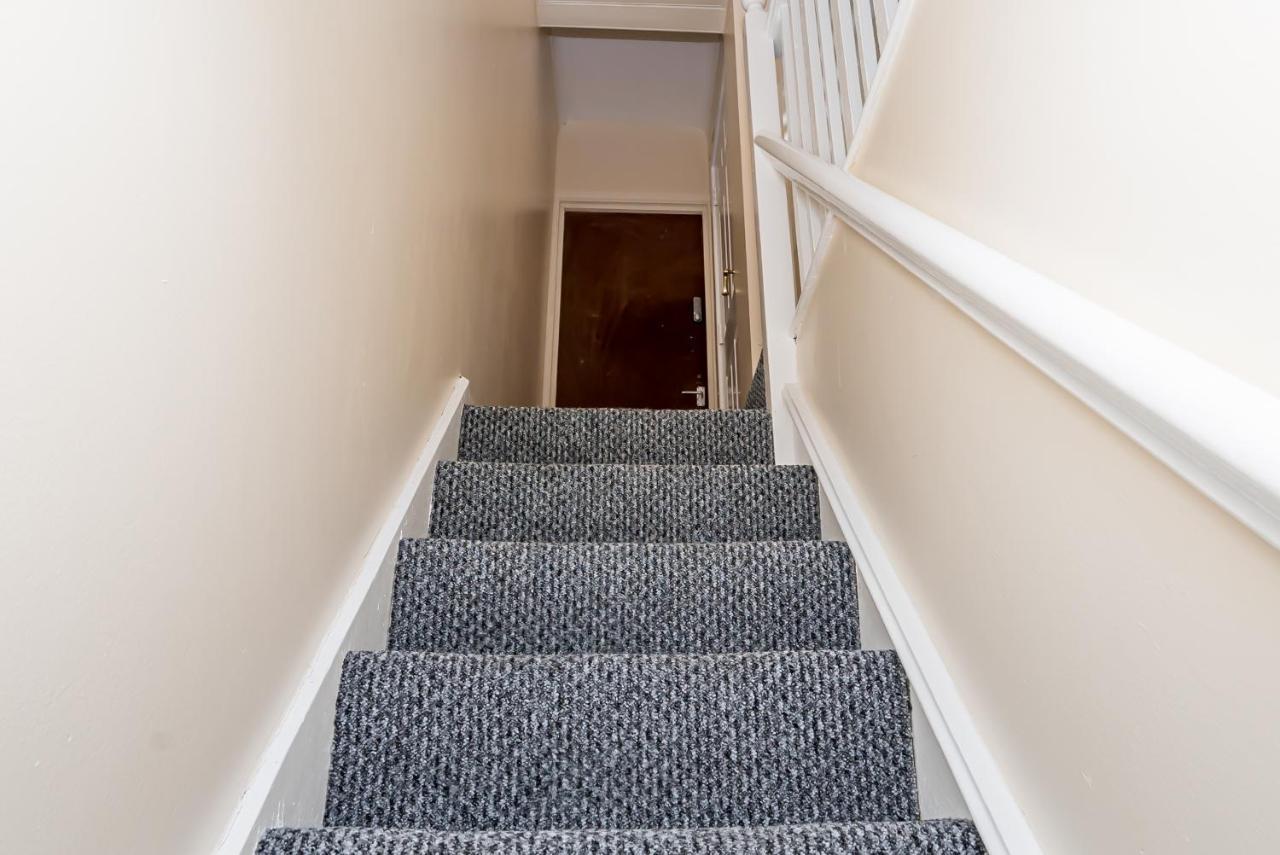 Shirley House 2, Self Catering Guest House, Self Check In, Smart Locks, 10 Min Walk To Southampton General, Aspire And Princess Anne Hospitals, Access To Fully Equipped Kitchen, Excellent Transport Links, Ideal For Longer Stays And Hospital Shifts Bagian luar foto