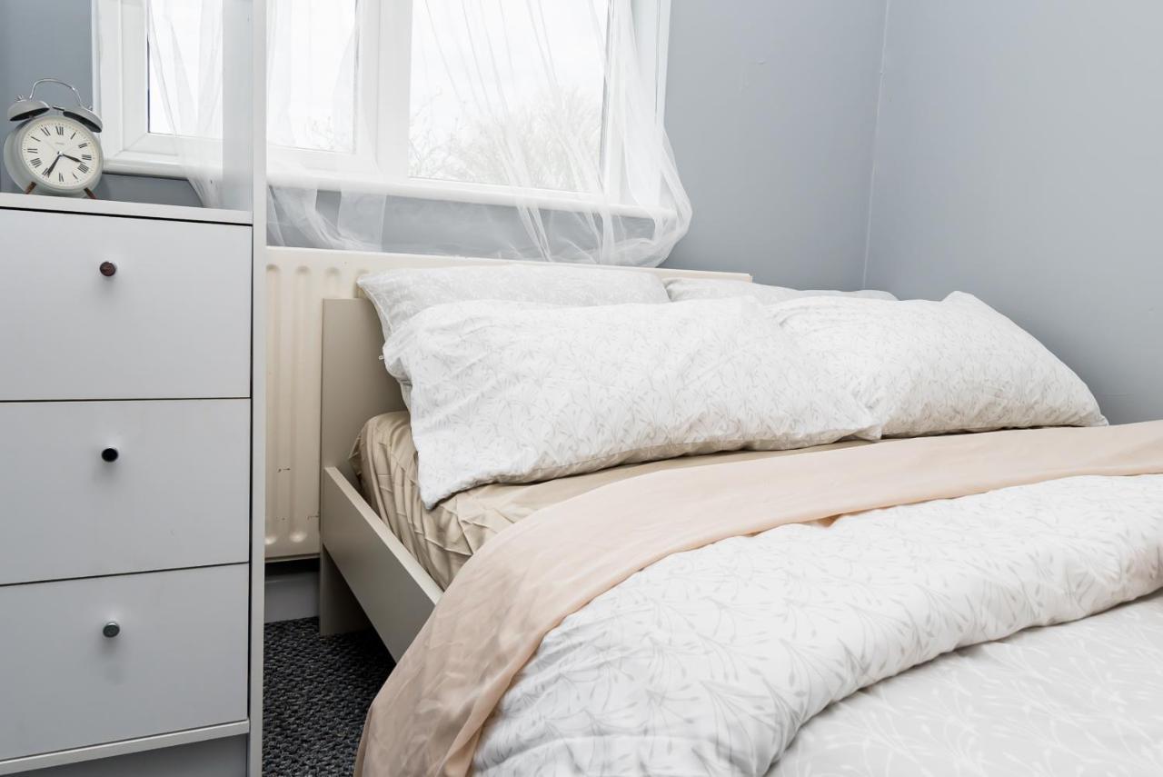 Shirley House 2, Self Catering Guest House, Self Check In, Smart Locks, 10 Min Walk To Southampton General, Aspire And Princess Anne Hospitals, Access To Fully Equipped Kitchen, Excellent Transport Links, Ideal For Longer Stays And Hospital Shifts Bagian luar foto