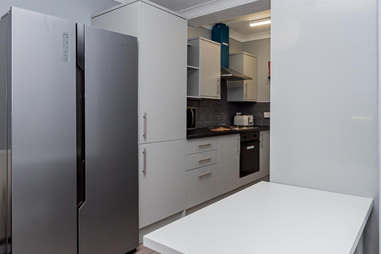 Shirley House 2, Self Catering Guest House, Self Check In, Smart Locks, 10 Min Walk To Southampton General, Aspire And Princess Anne Hospitals, Access To Fully Equipped Kitchen, Excellent Transport Links, Ideal For Longer Stays And Hospital Shifts Bagian luar foto