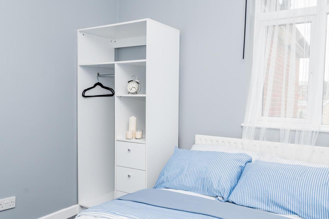 Shirley House 2, Self Catering Guest House, Self Check In, Smart Locks, 10 Min Walk To Southampton General, Aspire And Princess Anne Hospitals, Access To Fully Equipped Kitchen, Excellent Transport Links, Ideal For Longer Stays And Hospital Shifts Bagian luar foto