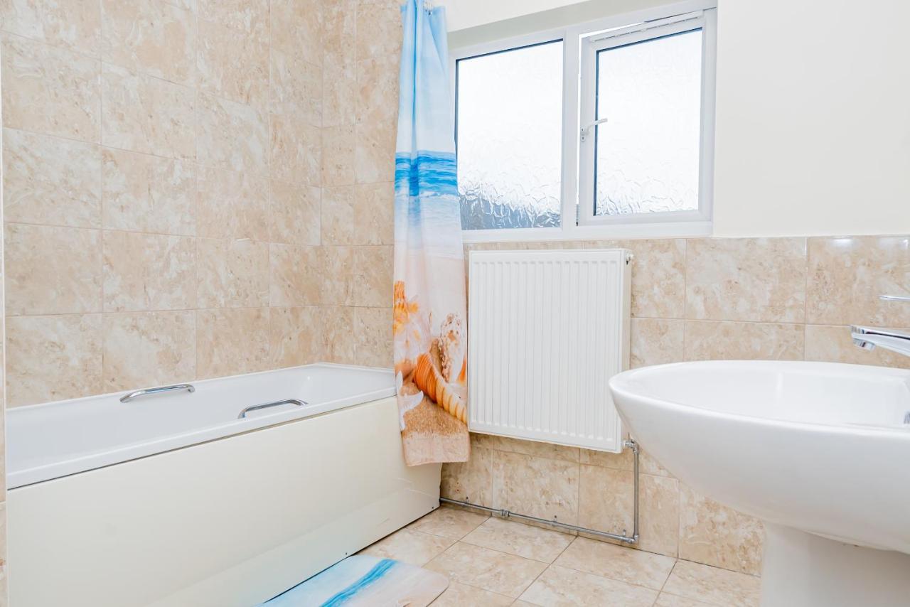 Shirley House 2, Self Catering Guest House, Self Check In, Smart Locks, 10 Min Walk To Southampton General, Aspire And Princess Anne Hospitals, Access To Fully Equipped Kitchen, Excellent Transport Links, Ideal For Longer Stays And Hospital Shifts Bagian luar foto