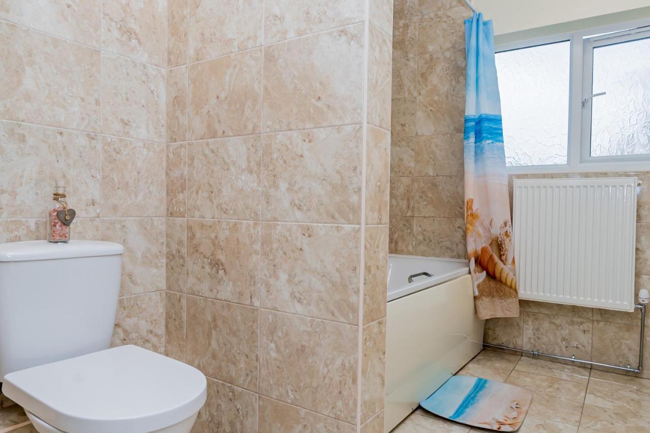 Shirley House 2, Self Catering Guest House, Self Check In, Smart Locks, 10 Min Walk To Southampton General, Aspire And Princess Anne Hospitals, Access To Fully Equipped Kitchen, Excellent Transport Links, Ideal For Longer Stays And Hospital Shifts Bagian luar foto