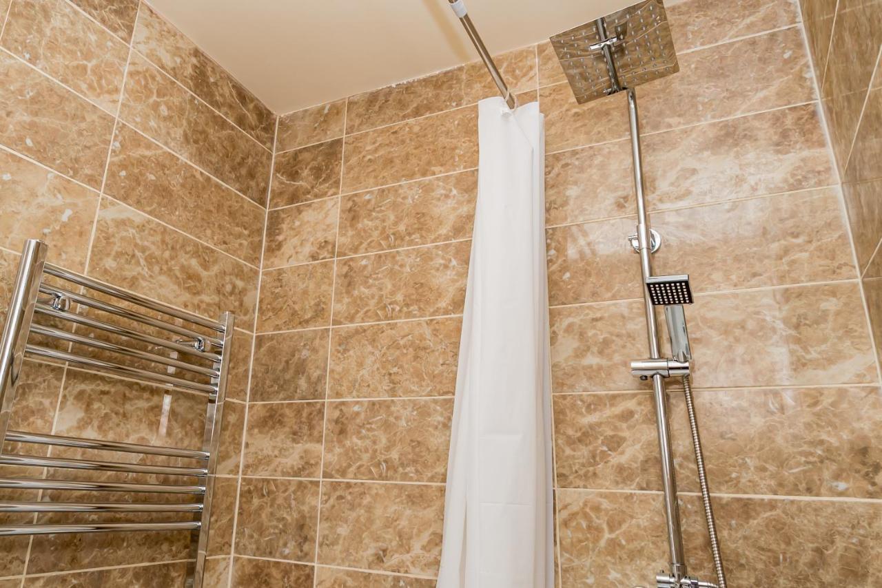 Shirley House 2, Self Catering Guest House, Self Check In, Smart Locks, 10 Min Walk To Southampton General, Aspire And Princess Anne Hospitals, Access To Fully Equipped Kitchen, Excellent Transport Links, Ideal For Longer Stays And Hospital Shifts Bagian luar foto